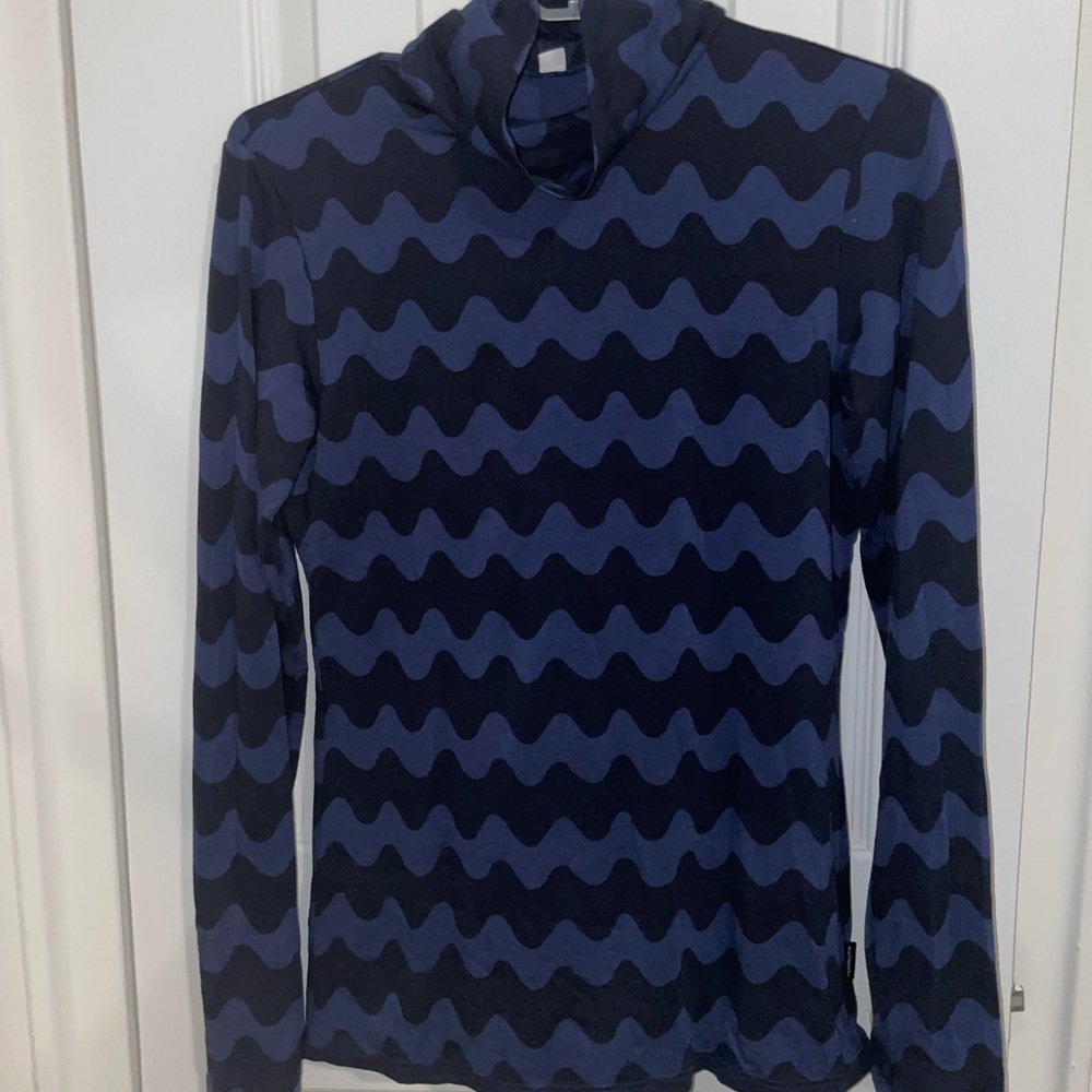 Uniqlo Mockneck Stripe Shirt size Medium